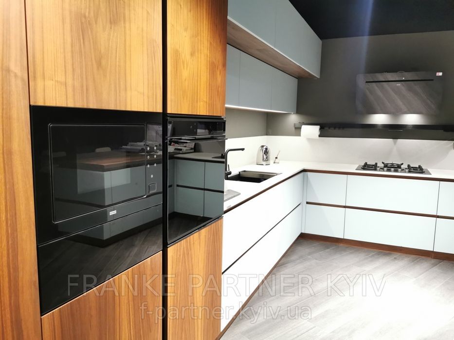 Franke-Partner.com.ua ➦  Мікрохвильова піч FMW 250 CR2 G BK