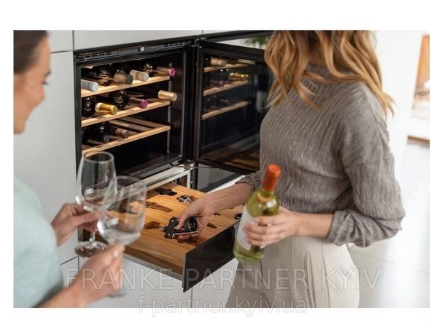 Franke-Partner.com.ua ➦  Шухляда Franke з аксесуарами для холодильника для вина Mythos FMY 14 WCRD BK (131.0694.161) чорне скло