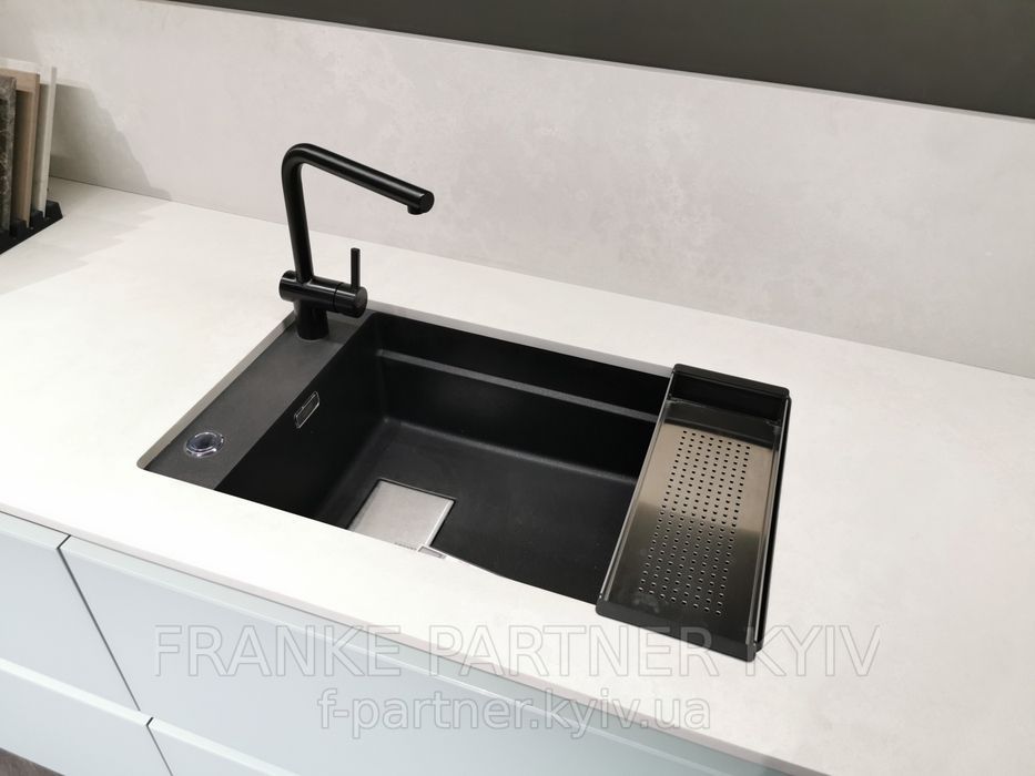 Franke-Partner.com.ua ➦  🟥 Кухонна мийка Franke KUBUS 2 KNG 110-62 | 125.0517.093 | гранітна | під стільницю | Мигдаль | комплект: коландер та килимок Rollmat | вентиль-авт. 3&frac12;" | сифон | декоративна кришка